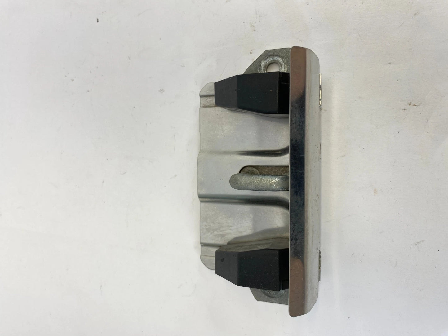 2001-2005 MERCEDES-BENZ C240 TRUNK TAILGATE LOCK STRIKER CLAMP OEM 203-740-00-32