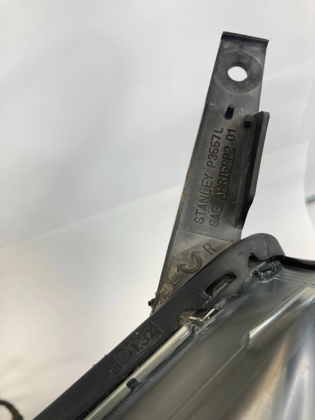 2005-2007 HONDA ODYSSEY FRONT LEFT DRIVER SIDE HEADLIGHT HEADLAMP 8519806800 OEM