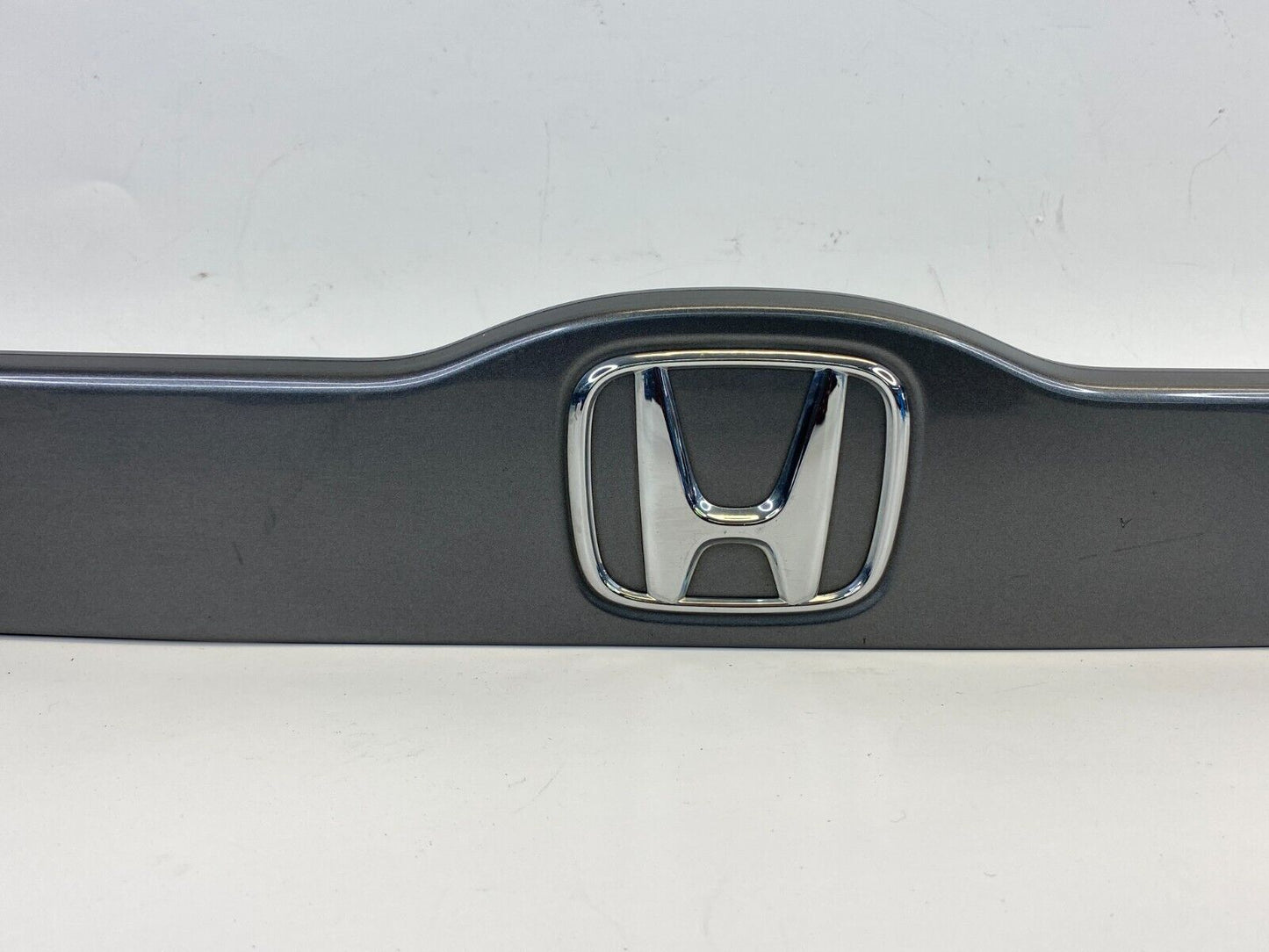 10 11 Honda Insight Rear Liftgate Tailgate License Molding w/ Emblem 74890TM8A0