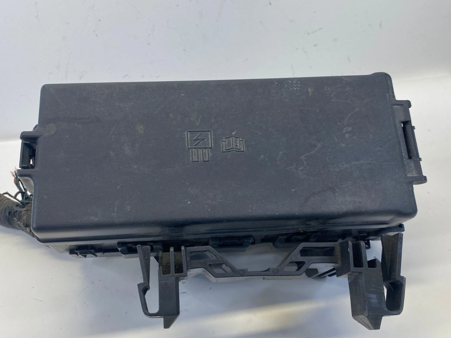 2008-2012 FORD TAURUS ENGINE FUSE BOX POWER DISTRIBUTION UNIT OEM 8G1T-14A003-AC