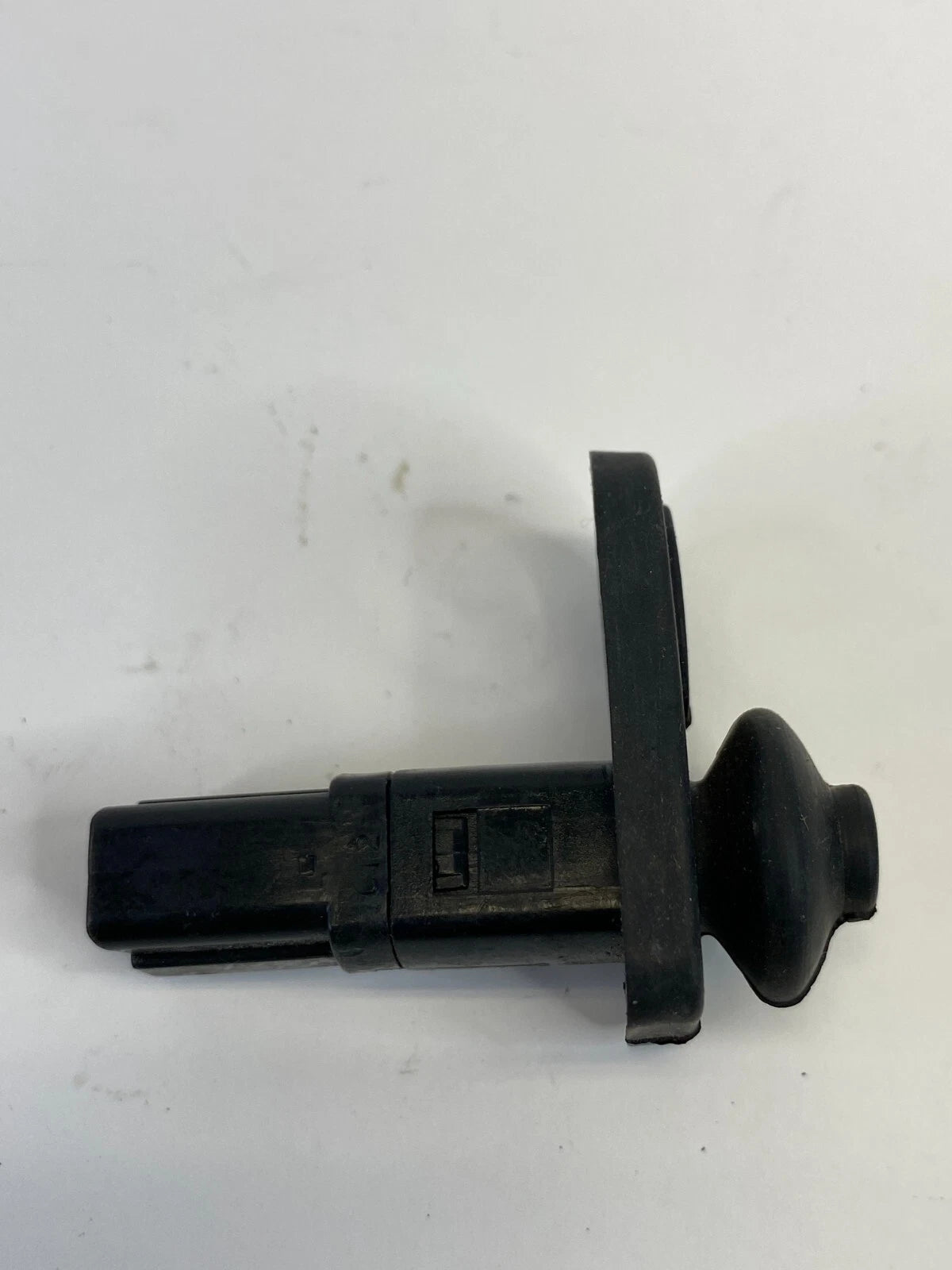 2005-2009 HYUNDAI TUCSON FRONT OR REAR SIDE DOOR LIGHT SWITCH JAMB SENSOR OEM