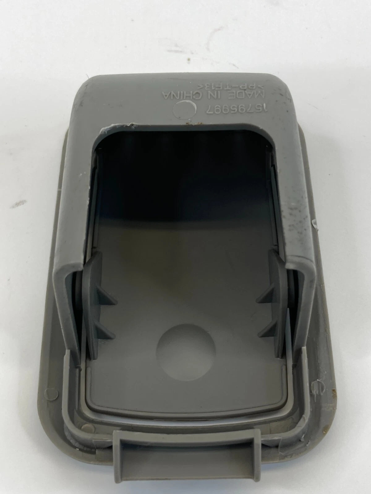 06-13 CHEVROLET IMPALA REAR DECK CHILD SEAT LOWER ANCHOR COVER TRIM 15795997 OEM