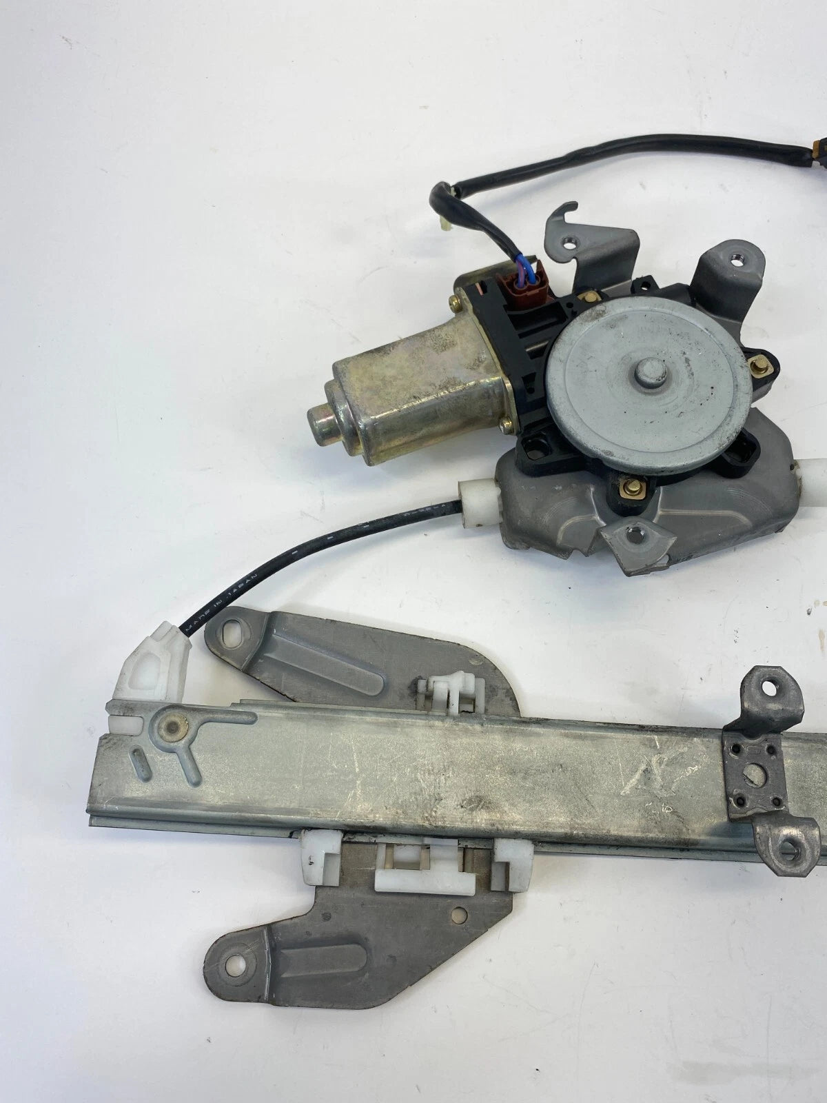 2001-2004 NISSAN PATHFINDER REAR LEFT SIDE DOOR WINDOW REGULATOR W/ MOTOR OEM