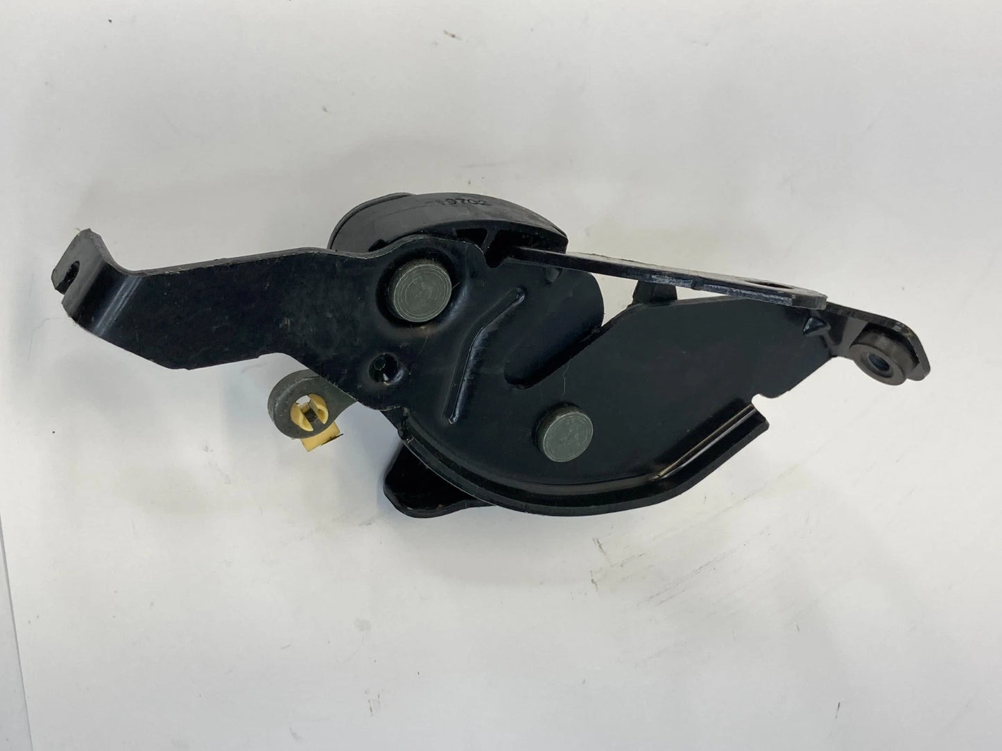 00 01 02 03 04 CHEVROLET TAHOE REAR LEFT BARN DOOR TOP LOCK LATCH OEM