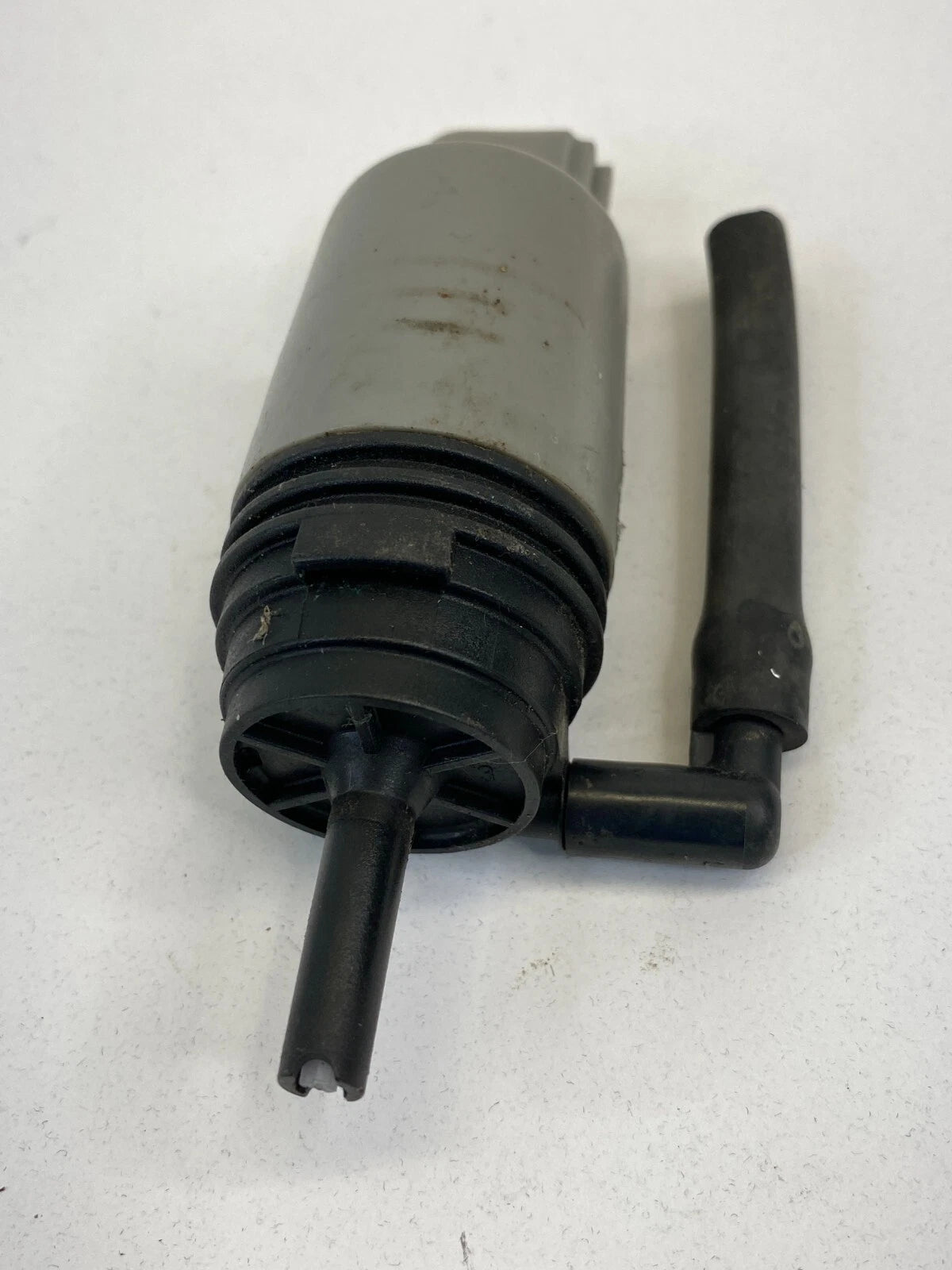 2004-2010 BMW X3 FRONT WINDSHIELD WASHER WASH PUMP 67126934159