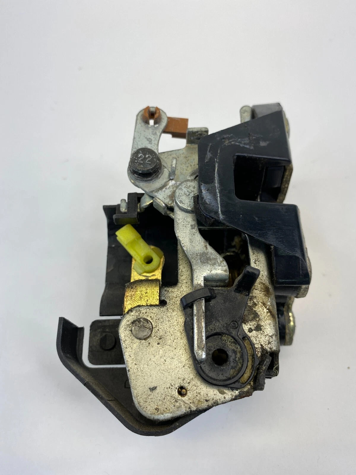 1998-2002 Toyota Corolla Rear Right Back Side Door Lock Latch Release Actuator
