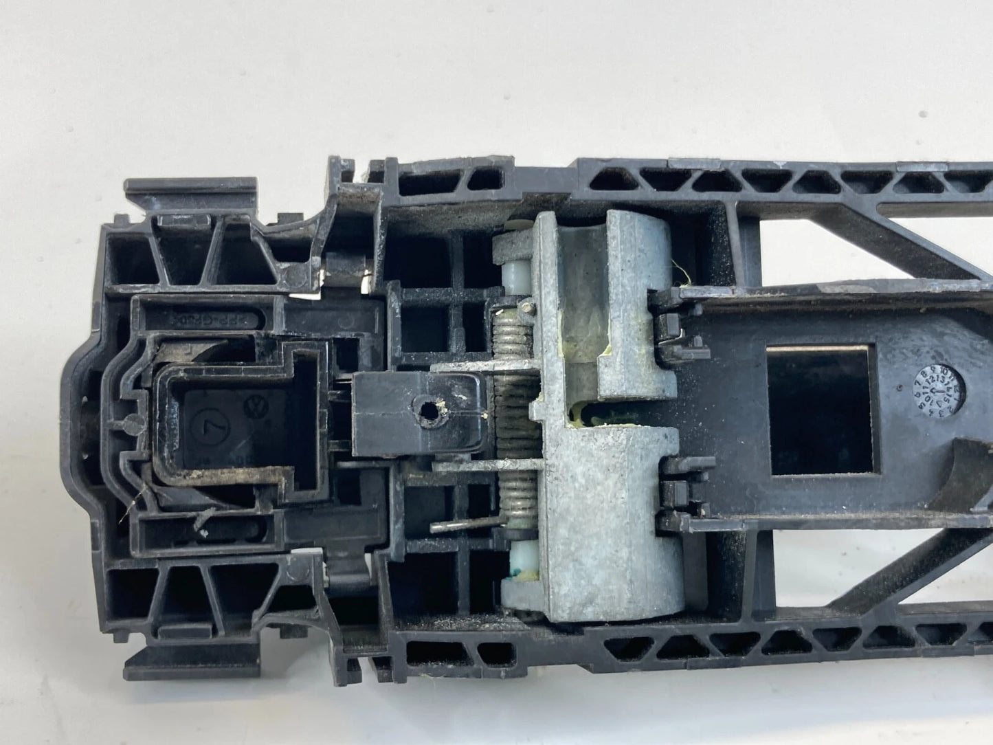 2011-2022 VW JETTA GOLF PASSAT REAR RIGHT EXTERIOR DOOR HANDLE 5N0-837-885-H OEM