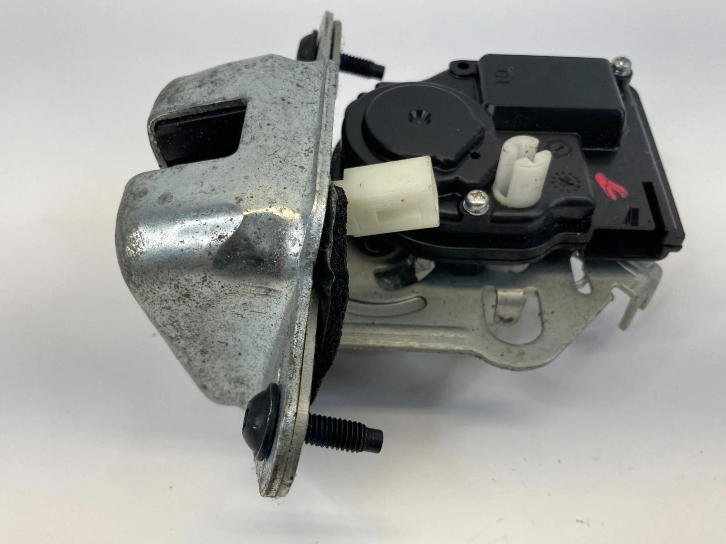 2009 2010 09 10 DODGE JOURNEY REAR TRUNK LIFTGATE LOCK LATCH ACTUATOR RELEASE