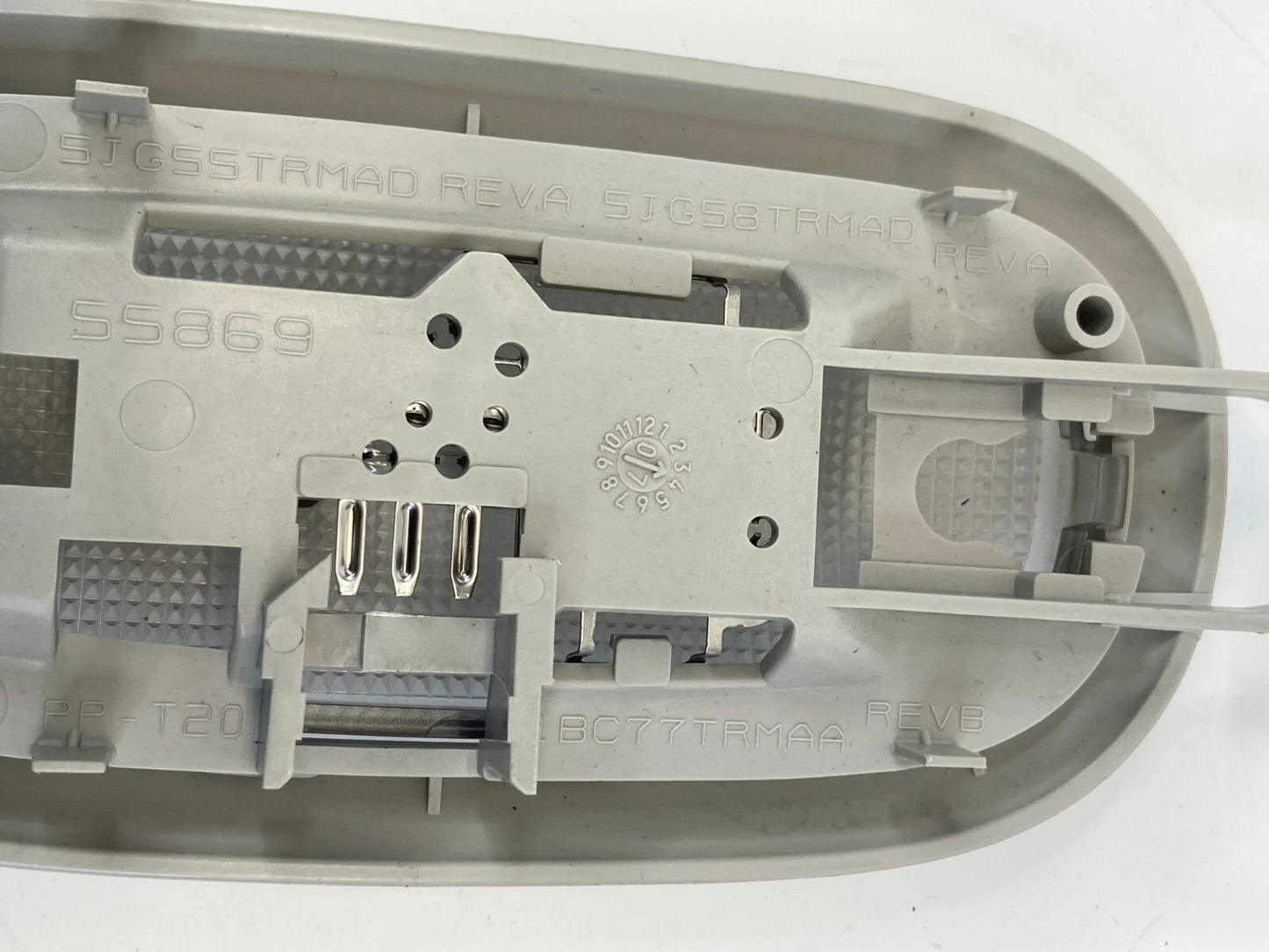 2009-2012 DODGE CALIBER REAR ROOF INTERIOR DOME LIGHT LAMP READING BC77TRMAA OEM