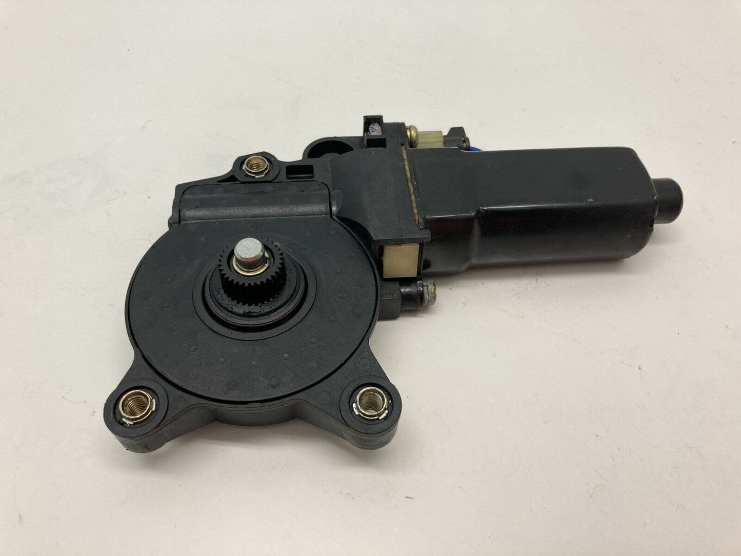 2000 2001 2002 2003 2004 2005 Hyundai Accent Front Right Power Window Motor