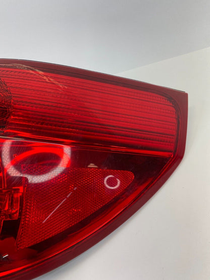 06-10 Toyota Sienna Right Passenger Tail Light Lamp Taillight Quarter Mounted