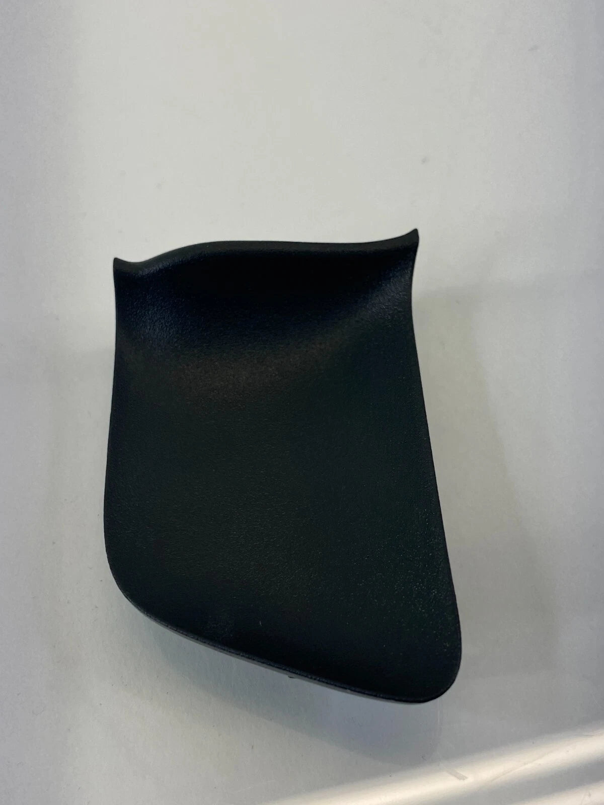2004-2009 TOYOTA PRIUS REAR LEFT SIDE DOOR HANDLE BEZEL COVER TRIM 69278-47020