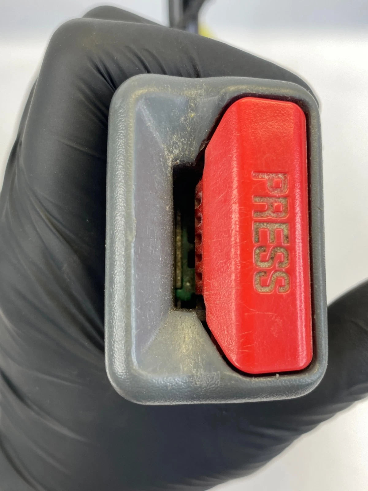 2001-2005 HONDA CIVIC SEDAN FRONT LEFT DRIVER SEAT BELT BUCKLE PRETENSIONER OEM