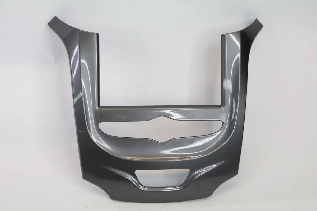 16-19 CHEVROLET CRUZE CENTER DASH RADIO BEZEL TRIM PANEL SURROUND OEM 84068492