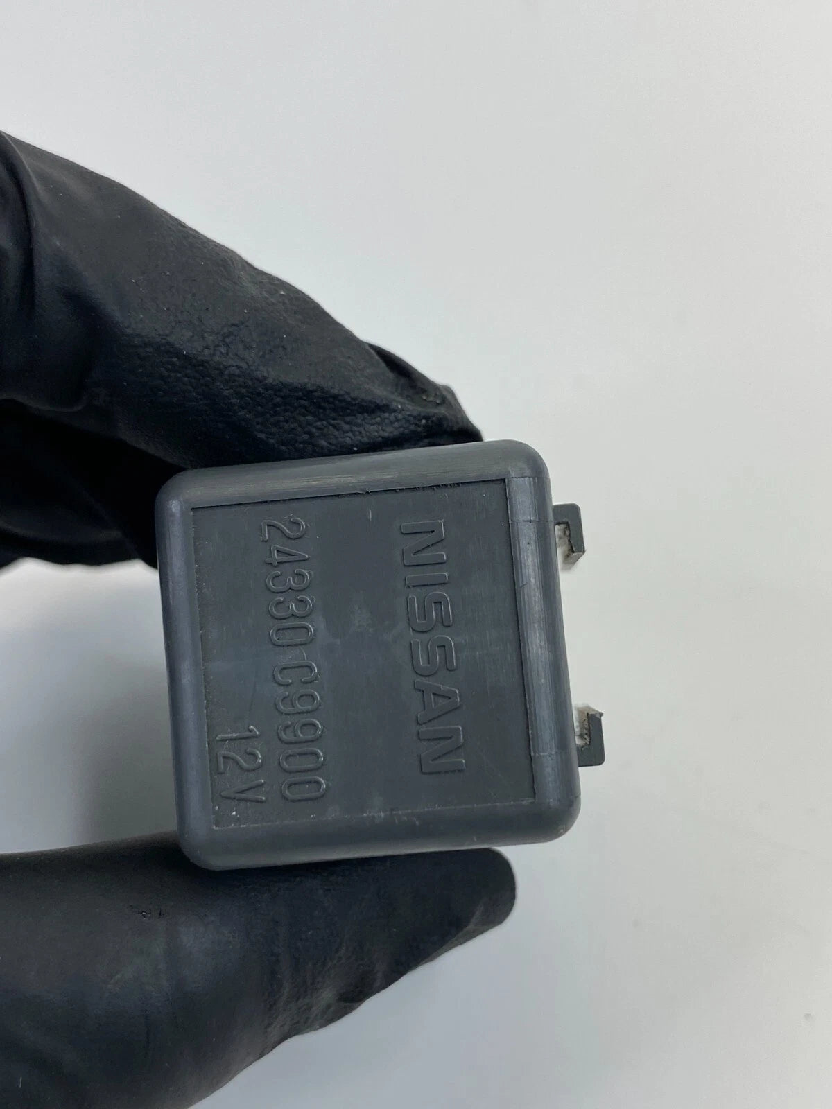 2003-2008 INFINITI G35 3.7L DOOR WINDOW CONTROL MODULE BREAKE RELAY 24330C9900