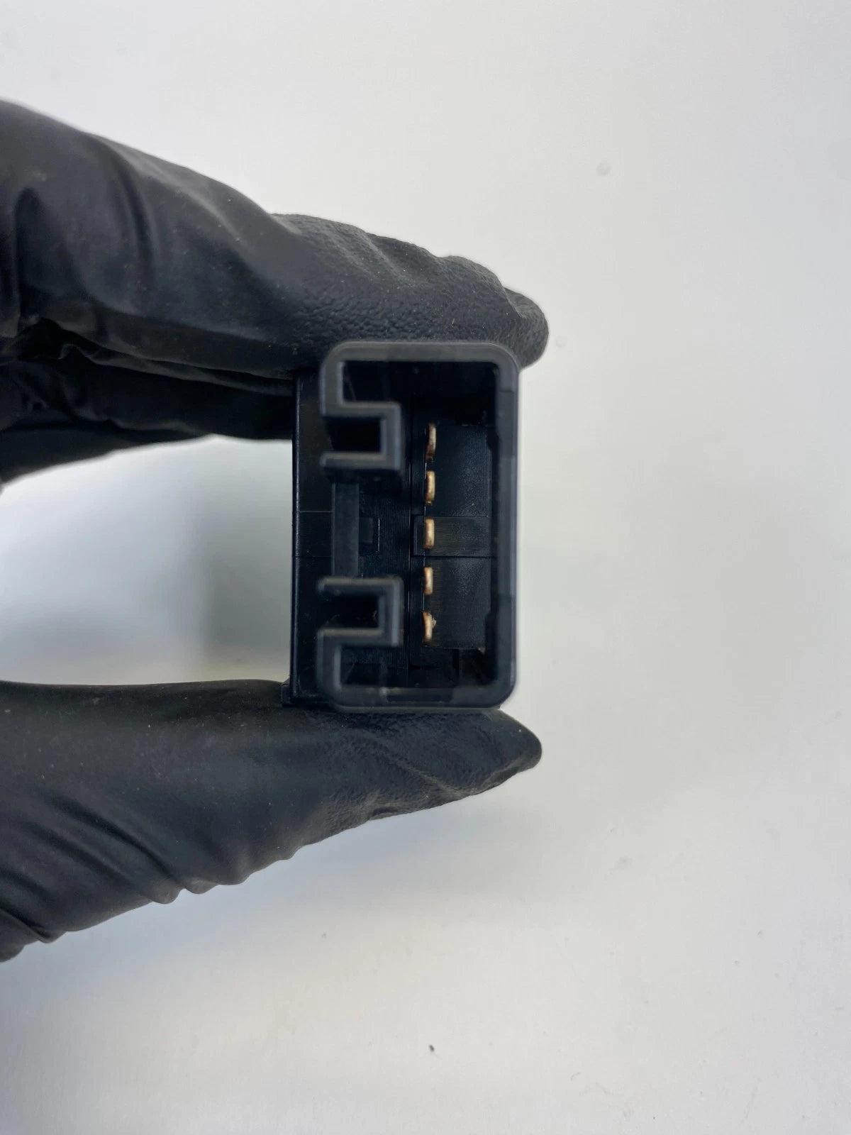 03 04 05 06 07 08 Pontiac Vibe Trunk Release Opener Switch Button 153693 OEM