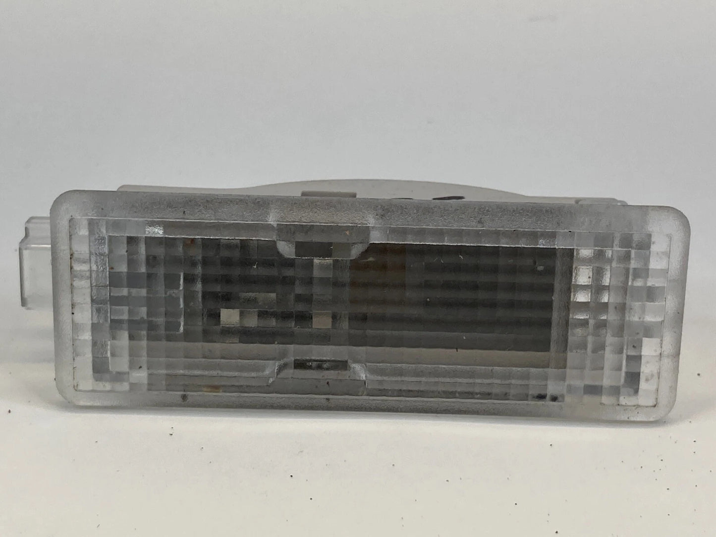 2006 BMW 330I 330XI FRONT RIGHT INTERIOR DOOR COURTESY LIGHT LAMP 6962688 OEM