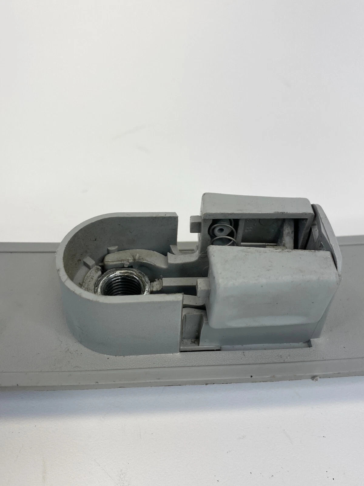 03 04 05 06 HONDA ELEMENT FRONT LEFT DRIVER SIDE SEAT BELT ADJUSTER OEM