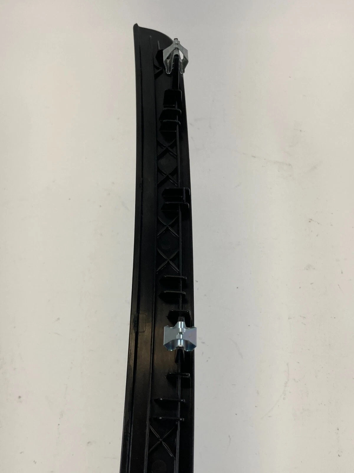 2011-2013 BUICK REGAL FRONT RIGHT SIDE DASH LOWER COVER TRIM MOLDING 13221845