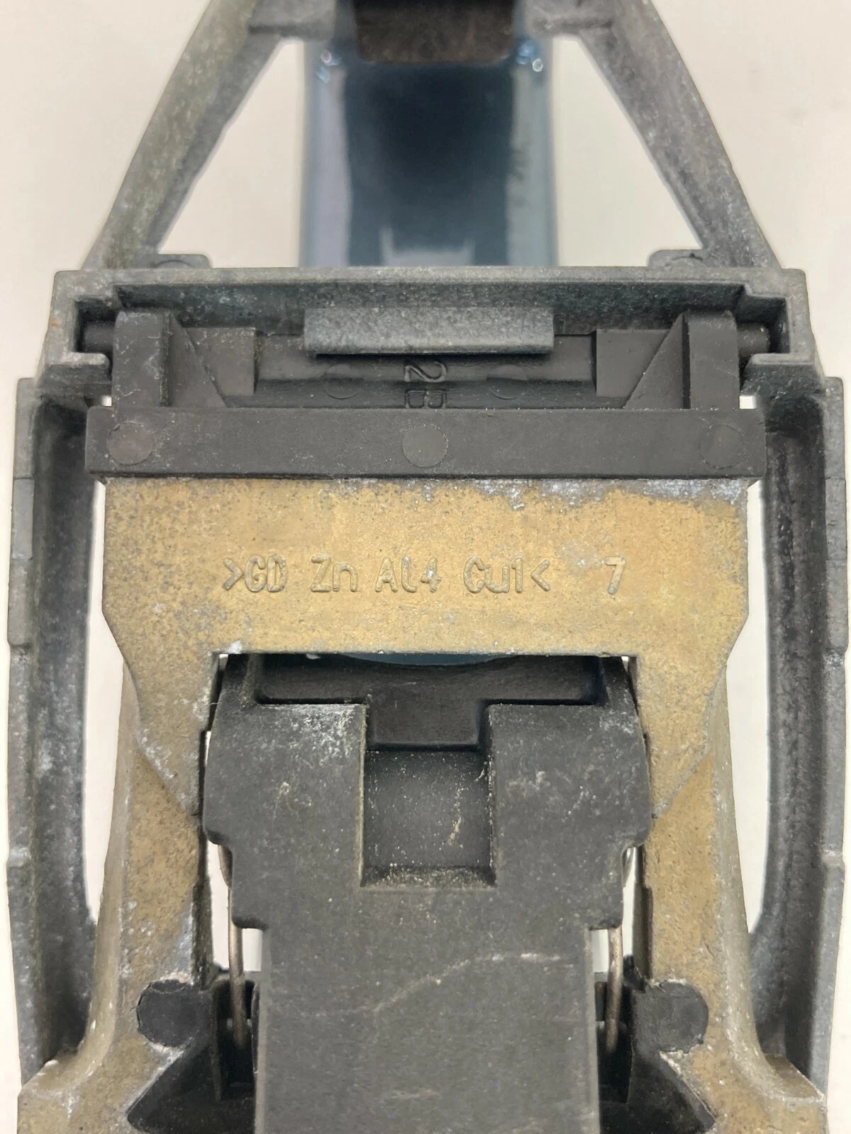 01-05 VOLKSWAGEN PASSAT FRONT RIGHT PASSENGER SIDE EXTERIOR DOOR HANDLE OEM