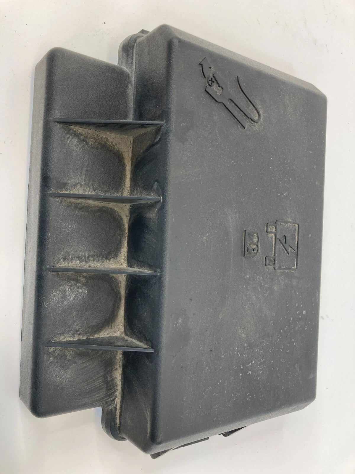 2007 07 CHRYSLER 300 ENGINE UNDER HOOD FUSE BOX COVER LID 7140-1914-30 OEM