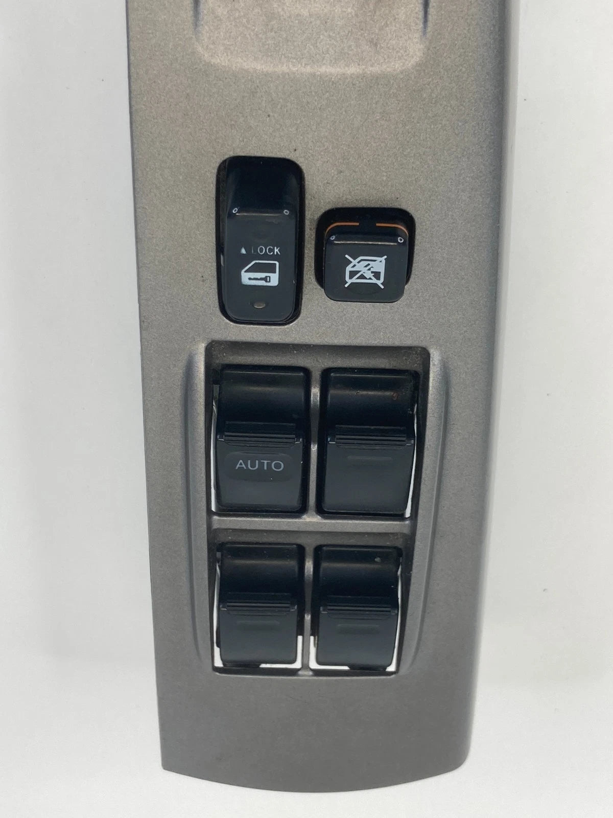 2004-2009 TOYOTA PRIUS FRONT LEFT DOOR MASTER WINDOW SWITCH 84820-47050 OEM