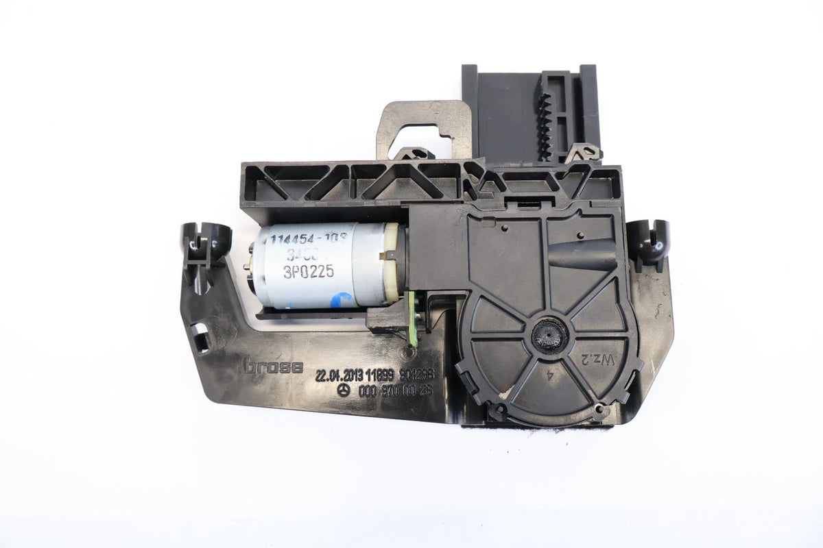 2006-2016 MERCEDES W212 E350 FR LEFT SEAT HEADREST ACTUATOR MOTOR OEM 0009700026