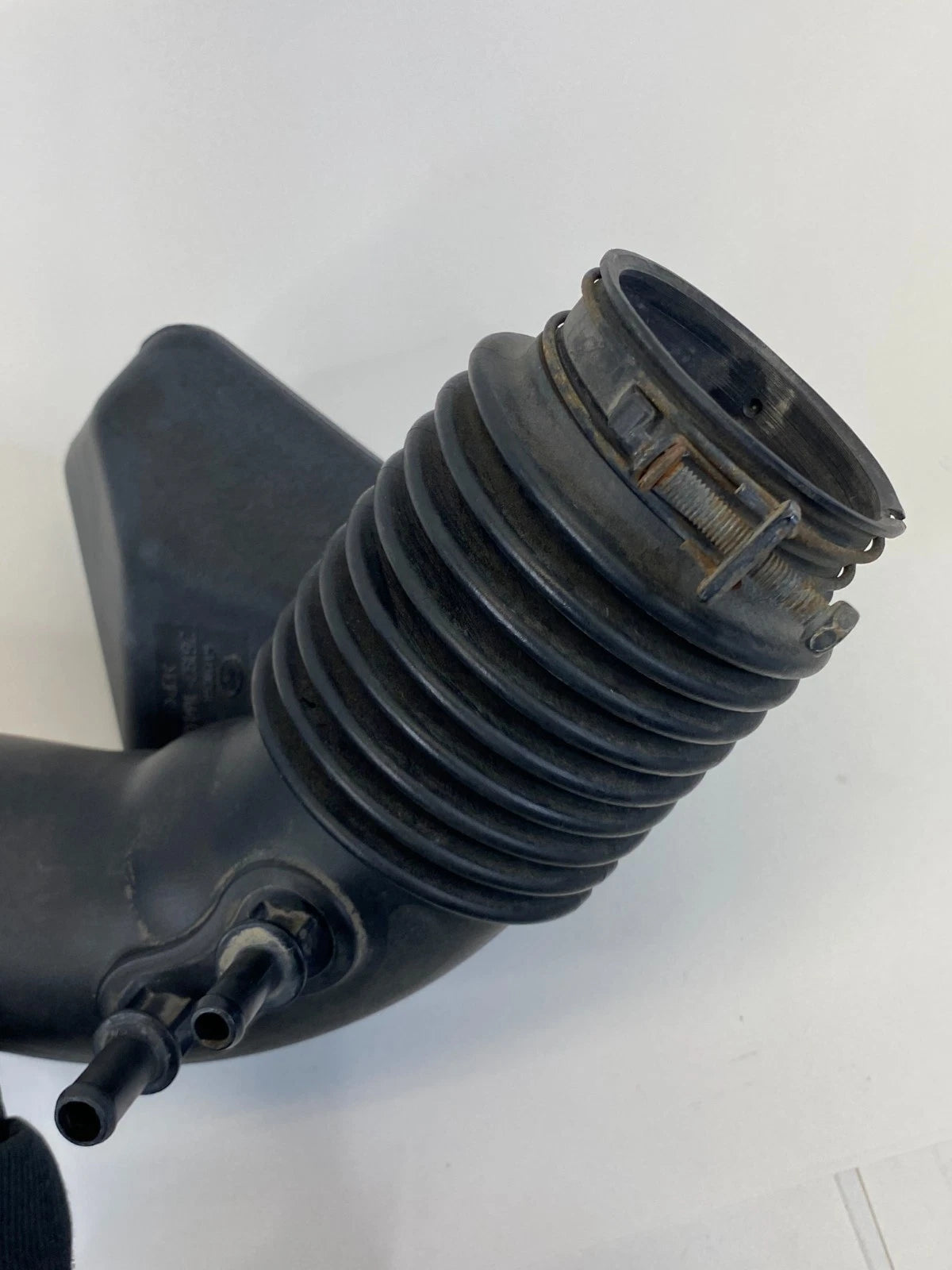 2010-2013 KIA FORTE 2.0 AIR INTAKE INLET HOSE DUCT RESONATOR BOX OEM 28138-1M500