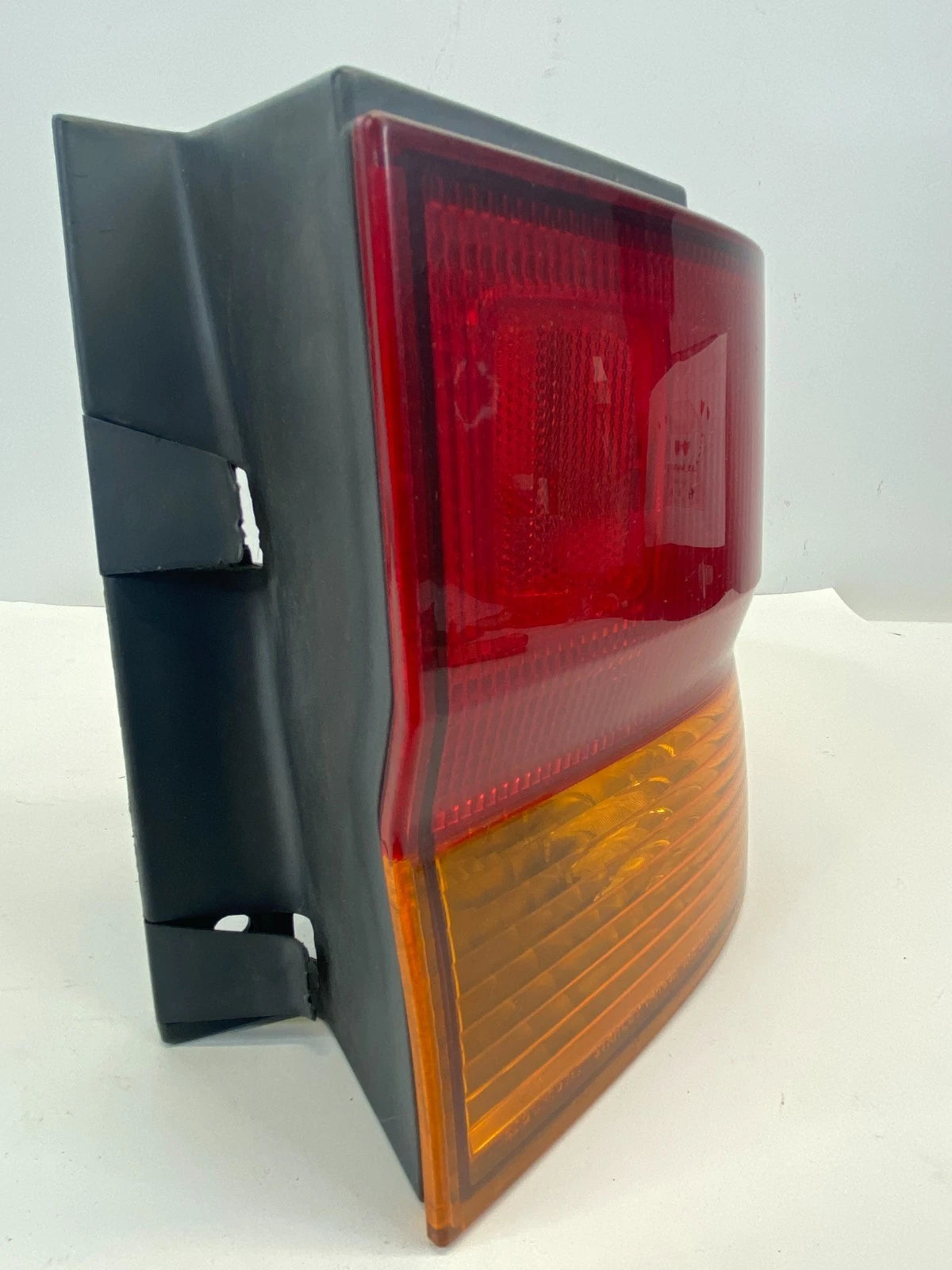 2002 2003 2004 HONDA ODYSSEY RIGHT PASSENGER OUTER TAIL LIGHT LAMP TAILLIGHT