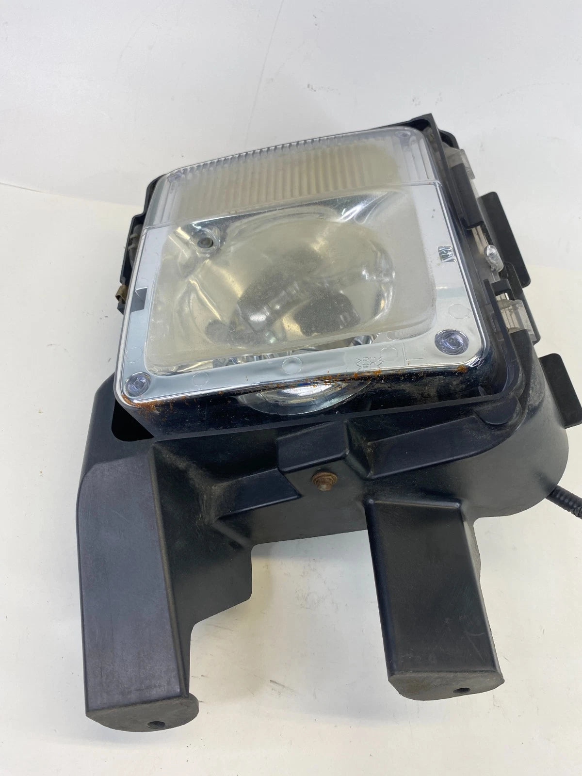 2004-2009 CADILLAC SRX FRONT LEFT DRIVER SIDE FOG LIGHT LAMP ASSEMBLY OEM
