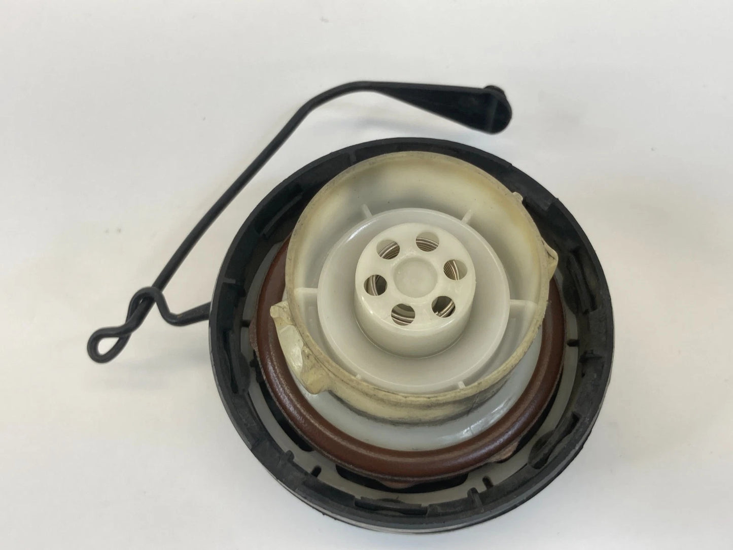 04 05 06 07 08 09 TOYOTA PRIUS GAS FUEL TANK CAP WITH TETHER STRAP OEM FACTORY