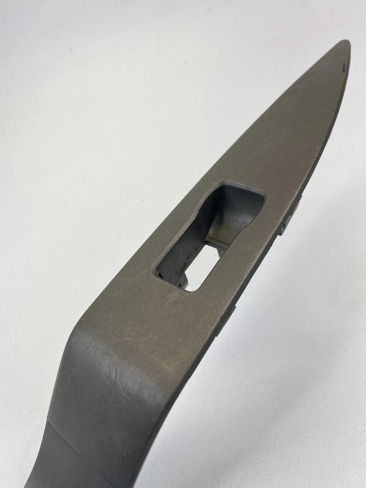 2002-2004 NISSAN ALTIMA REAR LEFT BACK SIDE DOOR WINDOW SWITCH BEZEL 829618J00