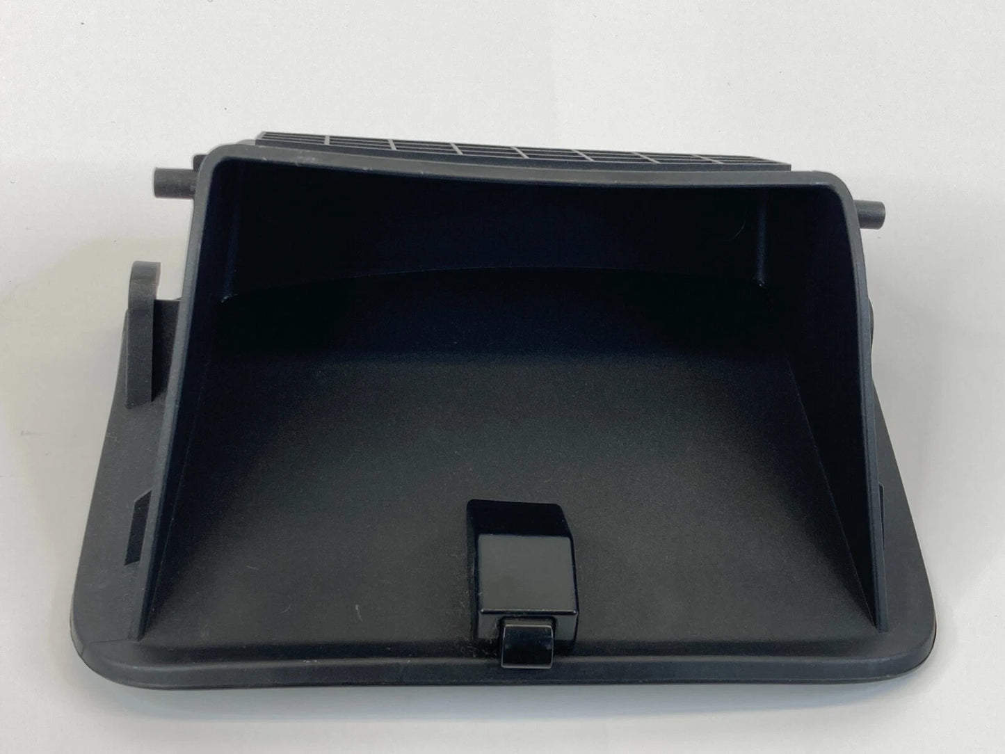 2006-2011 KIA RIO LEFT SIDE STORAGE COMPARTMENT ASSEMBLY 1G847-45300 OEM