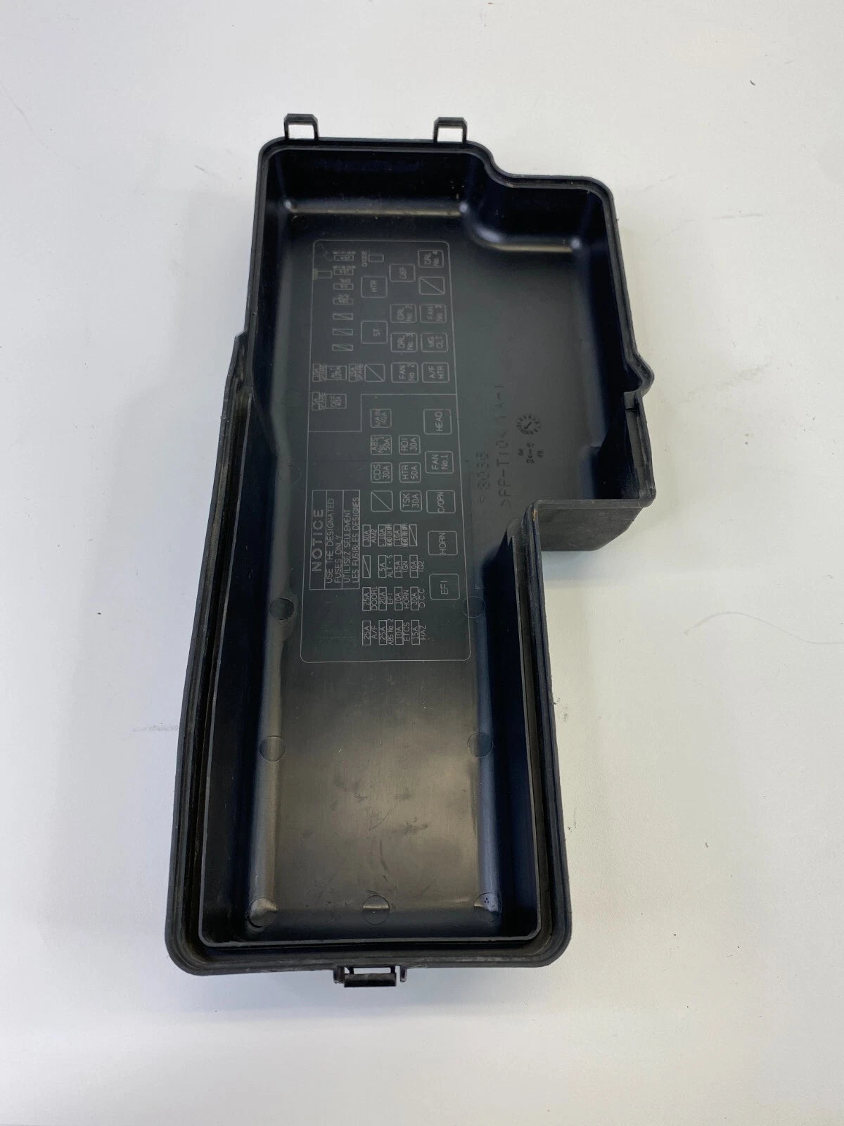 2004 2005 2006 TOYOTA SOLARA 2.4L UNDER HOOD ENGINE FUSE BOX COVER UPPER TRIM