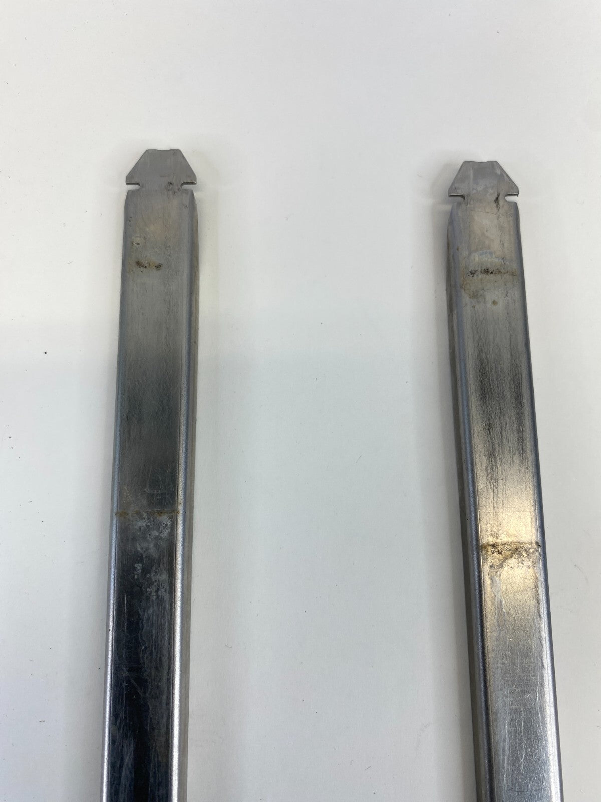 2002-2004 Volvo S40 Front Left Or Right Side Headlight Headlamp Bracket Support