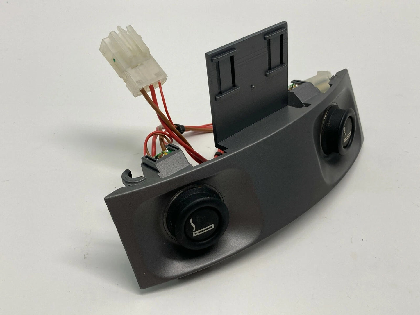 02-05 BMW 745I 745LI REAR CENTER CONSOLE CIGARETTE LIGHTER OUTLET 51167002402