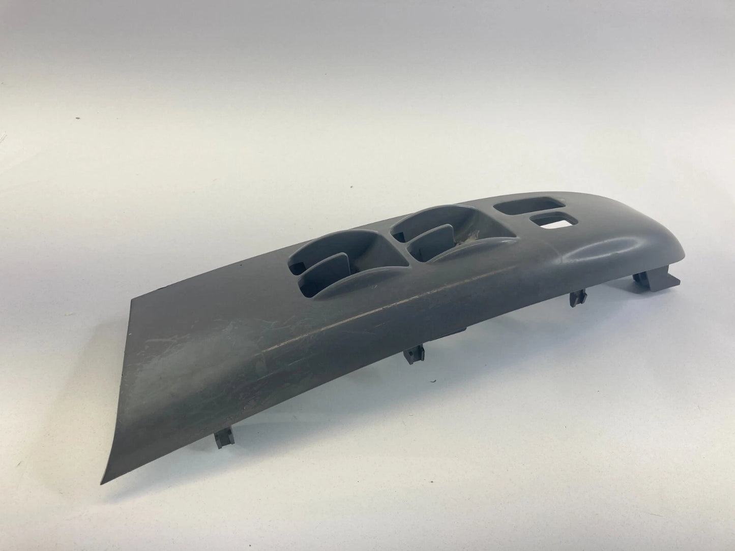 2006-2012 KIA SEDONA FRONT LEFT MASTER POWER WINDOW SWITCH BEZEL COVER 201003442