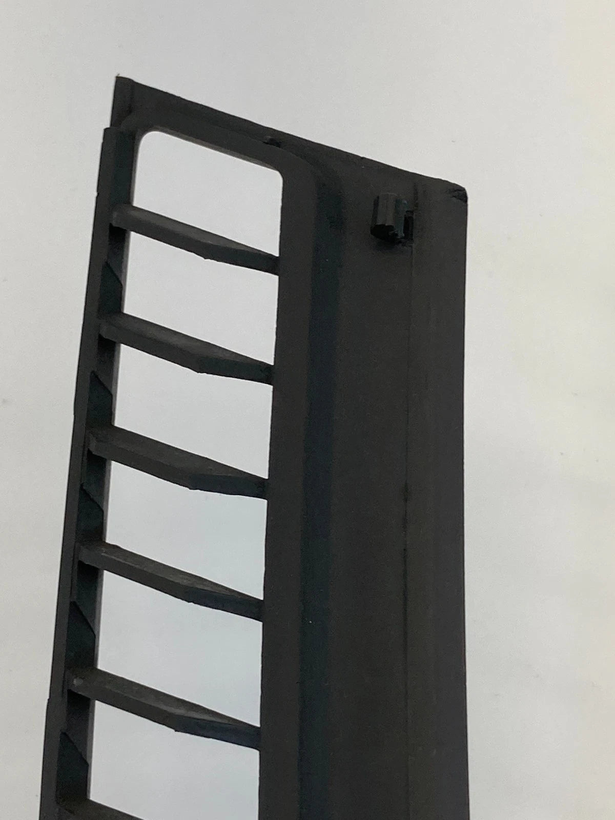 2005 2006 JEEP GRAND CHEROKEE UPPER RIGHT DASH DEFROST VENT GRILLE COVER