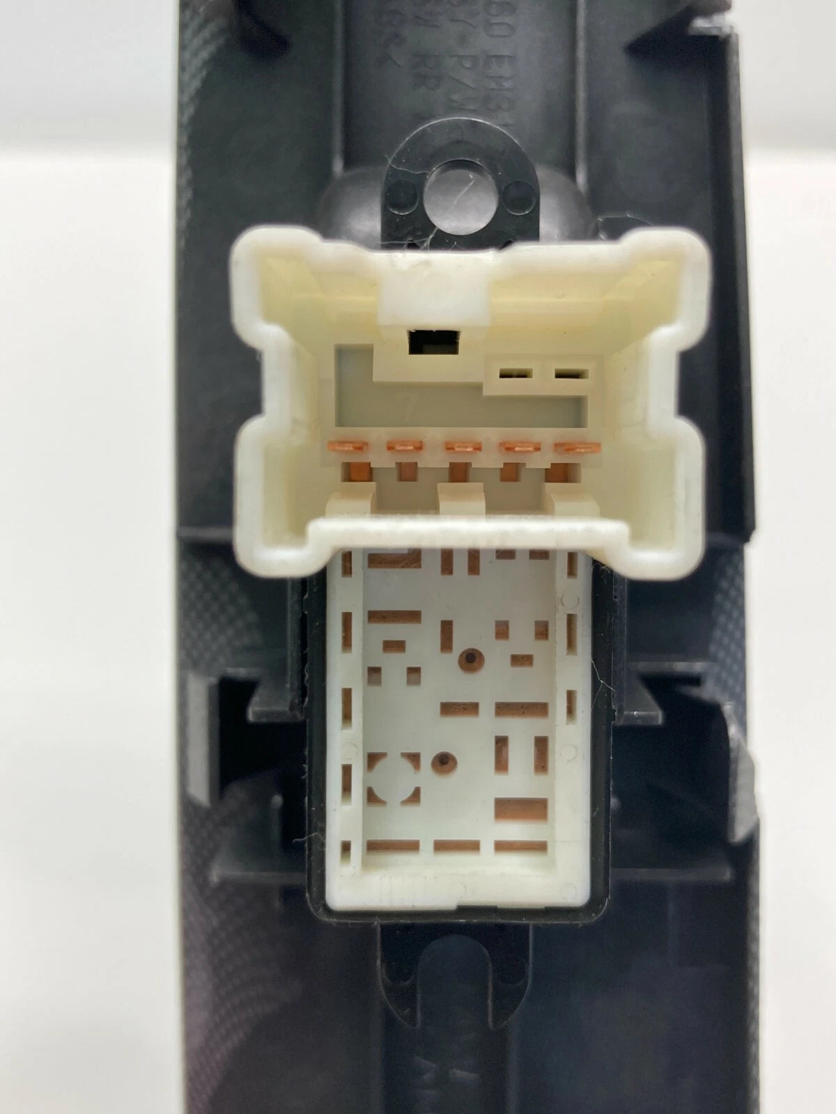 2007-2009 NISSAN VERSA REAR RIGHT PASSENGER SIDE WINDOW SWITCH BEZEL 82961EM31A