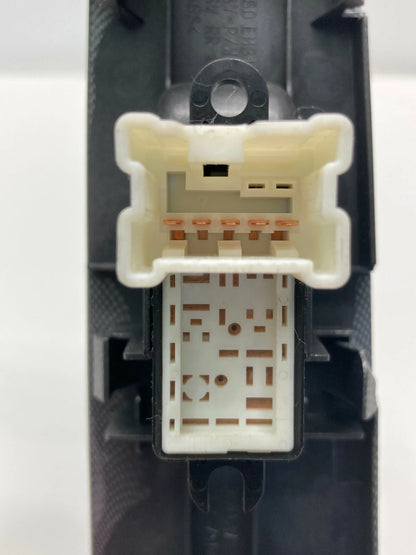 2007-2009 NISSAN VERSA REAR RIGHT PASSENGER SIDE WINDOW SWITCH BEZEL 82961EM31A