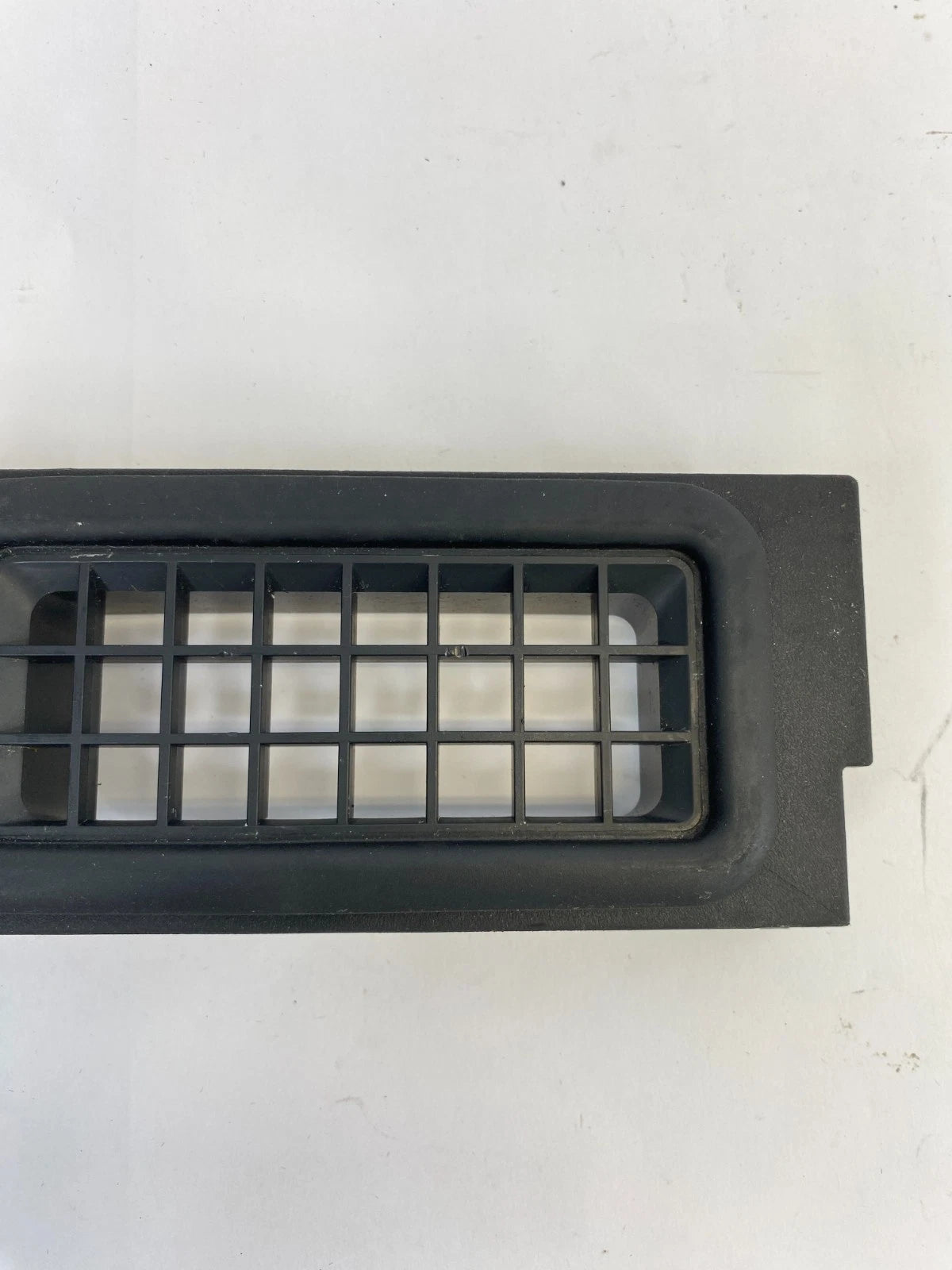 2007-2008 INFINITI G35 SEDAN CENTER CONSOLE AIR VENT GRILLE COVER 96912-JK10A