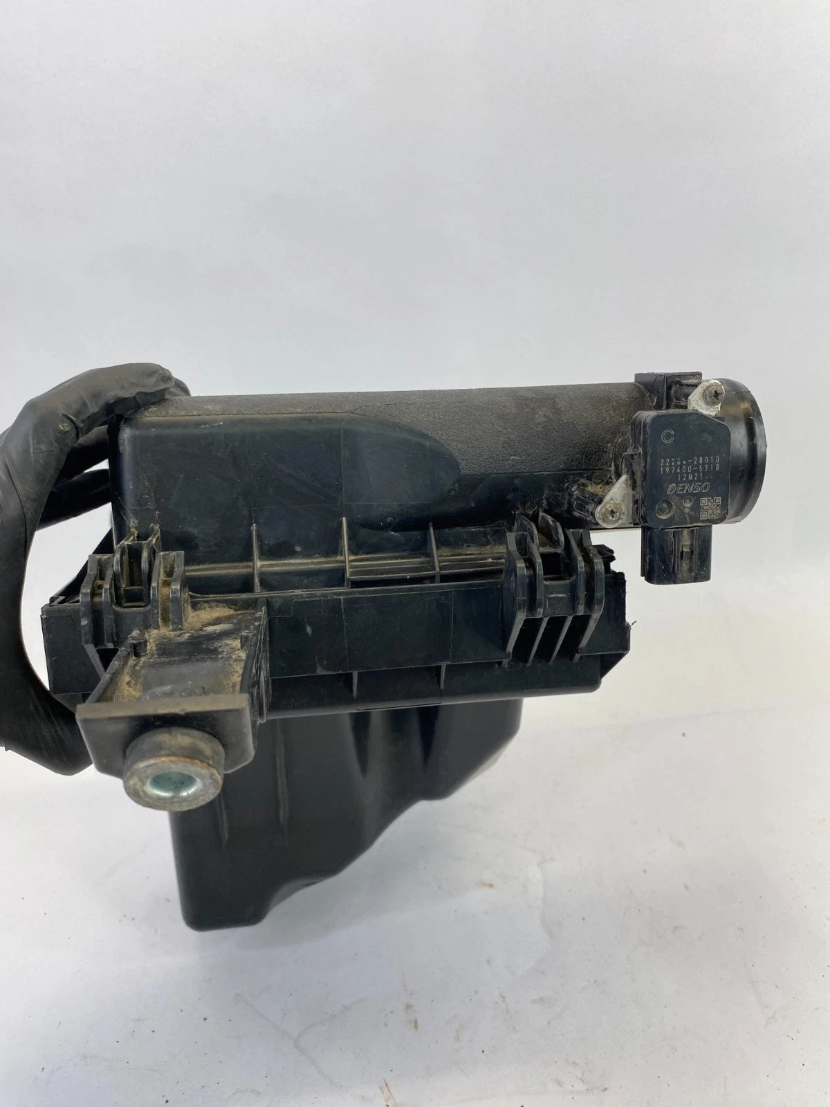 2010-2015 TOYOTA PRIUS AIR CLEANER FILTER BOX UPPER AND LOWER OEM 17701-37170