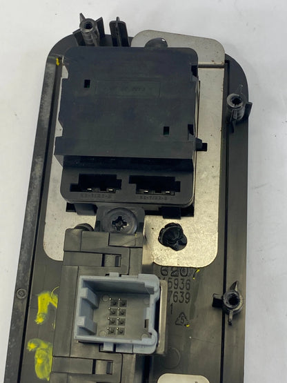 13-17 CHEVROLET TRAVERSE REAR CENTER CONSOLE 120V POWER PLUG RCA OUTLET 22864177