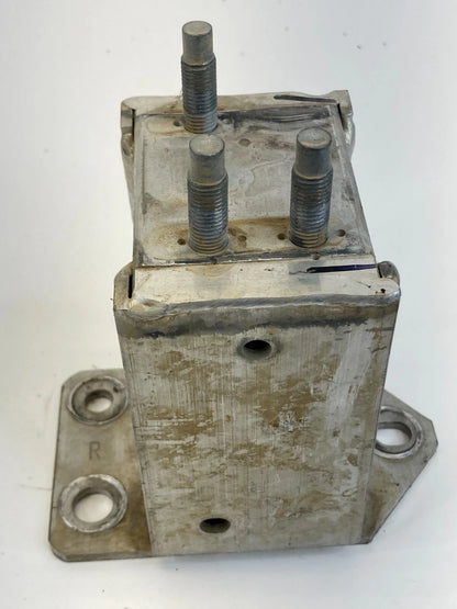 05-23 TOYOTA TACOMA FRONT BUMPER RIGHT PASSENGER SIDE EXTENSION BRACKET RETAINER