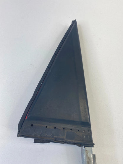 03-08 TOYOTA MATRIX REAR RIGHT EXTERIOR CORNER COVER DIVIDER SEAL 67487-01030