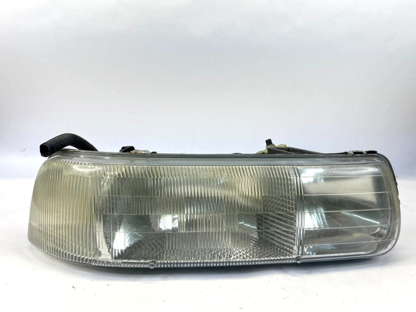 00-06 CHEVY TAHOE SUBURBAN RH PASSENGER SIDE HEADLIGHT HEAD LAMP ASSEMBLY OEM