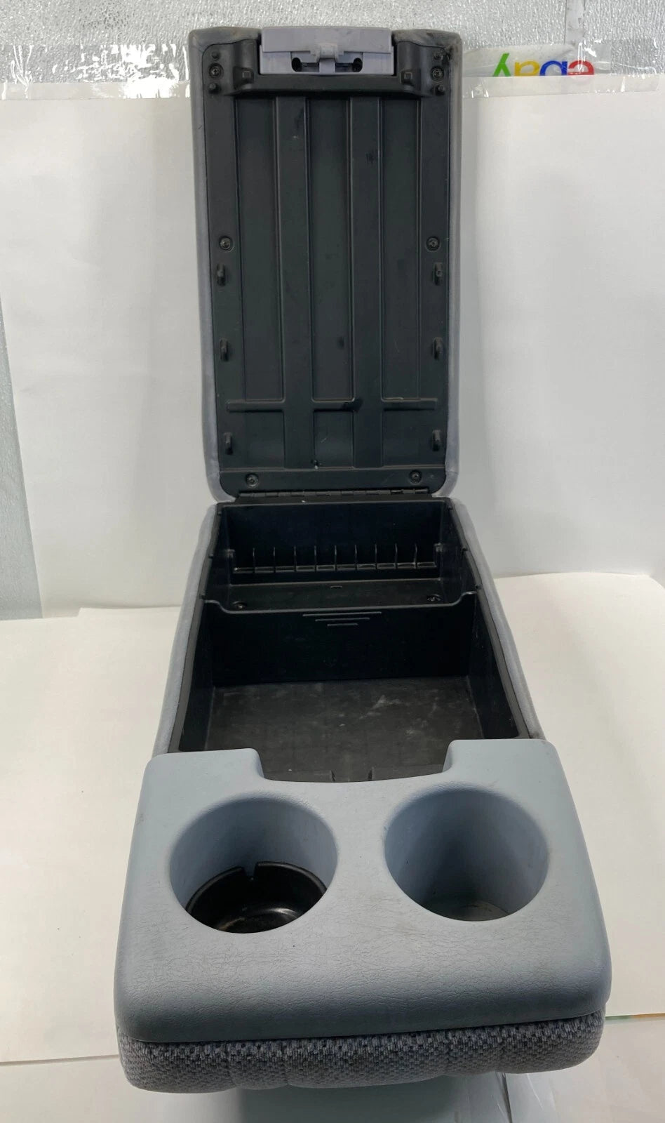 2000-2005 TOYOTA TUNDRA JUMP SEAT CENTER CONSOLE ARMREST CUP HOLDER OEM