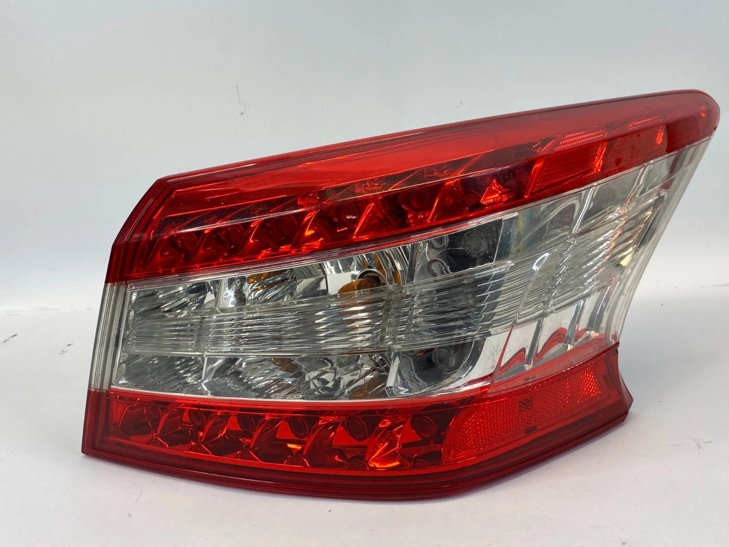 2013-2015 NISSAN SENTRA RIGHT PASSENGER OUTER TAILLIGHT TAIL LAMP OEM