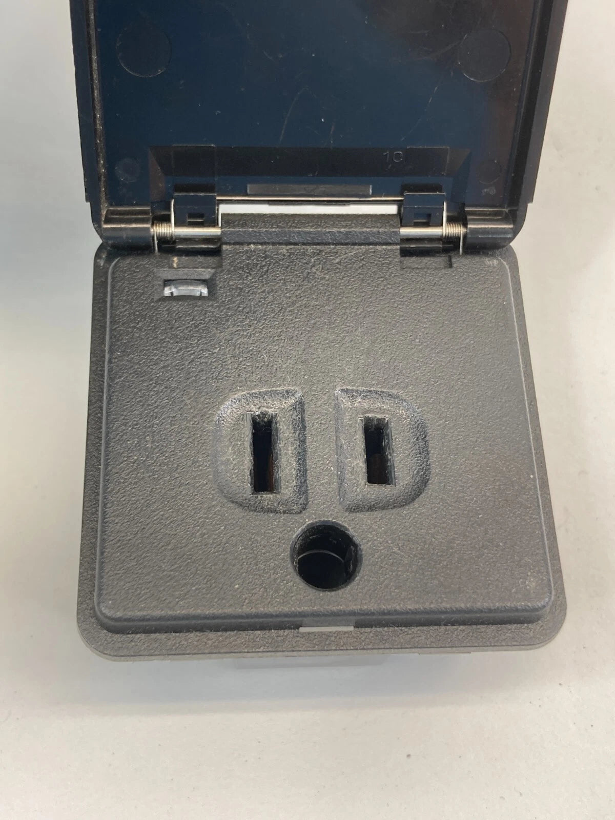 2009-2012 CHEVROLET TRAVERSE REAR AC POWER OUTLET SOCKET PORT COVER TRIM OEM