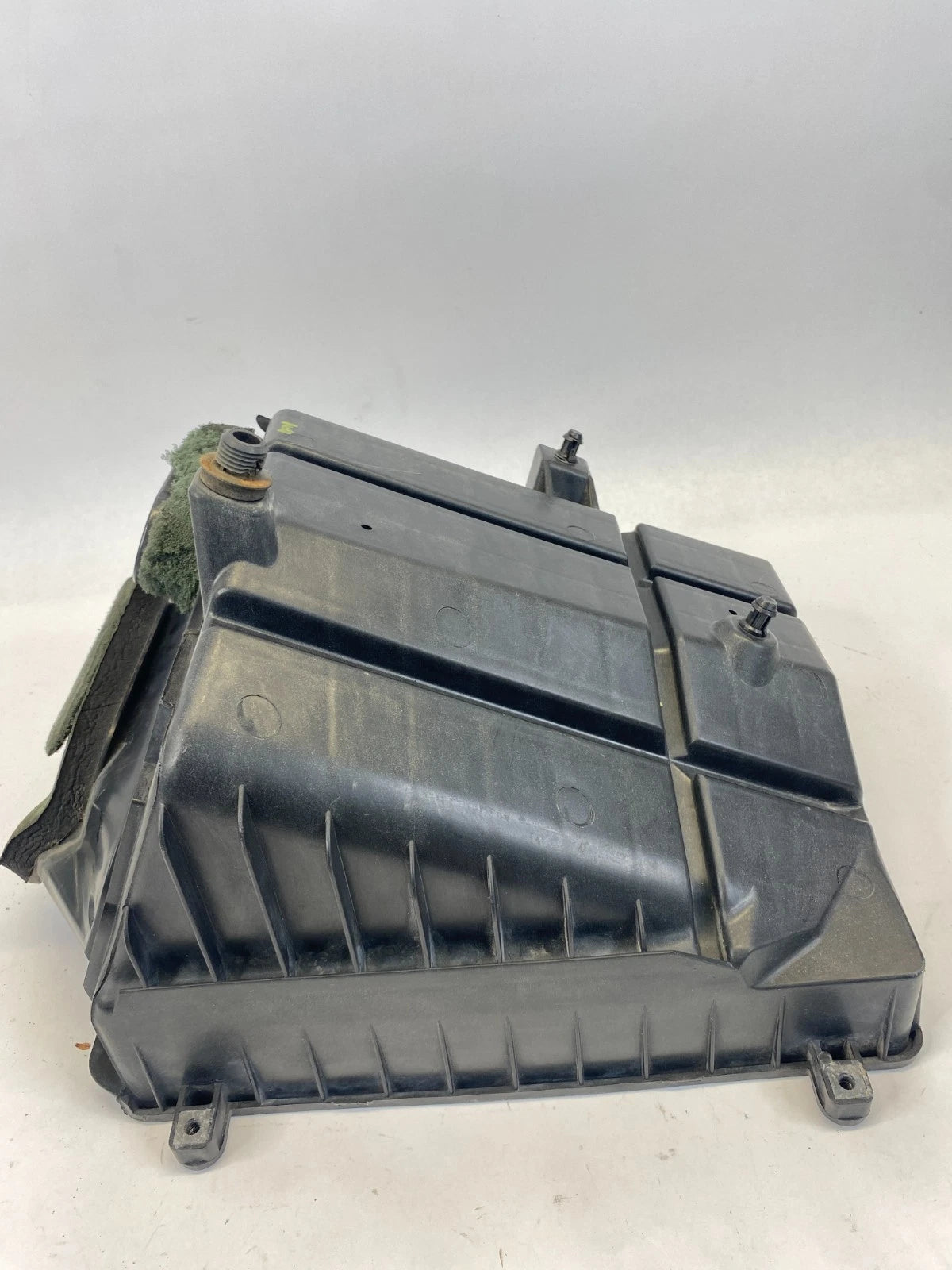 00-09 CHEVY TAHOE YUKON 5.3L AIR INTAKE CLEANER FILTER BOX UPPER COVER ASSY OEM
